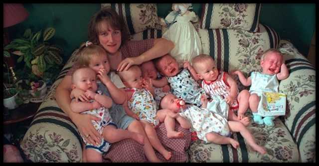 «В 1997 году она родила семерых детей — и ее сразу бросил муж». Вот как она выглядит сегодня